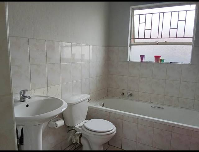 2 BEDROOM APARTMENT FOR SALE IN VORNA VALLEY